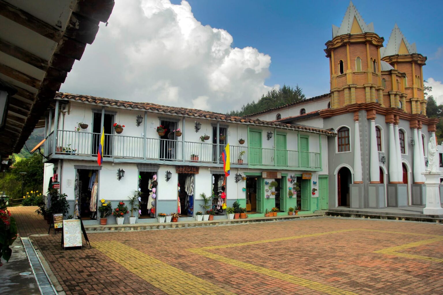 GUATAPÉ ANTIOQUIA 1